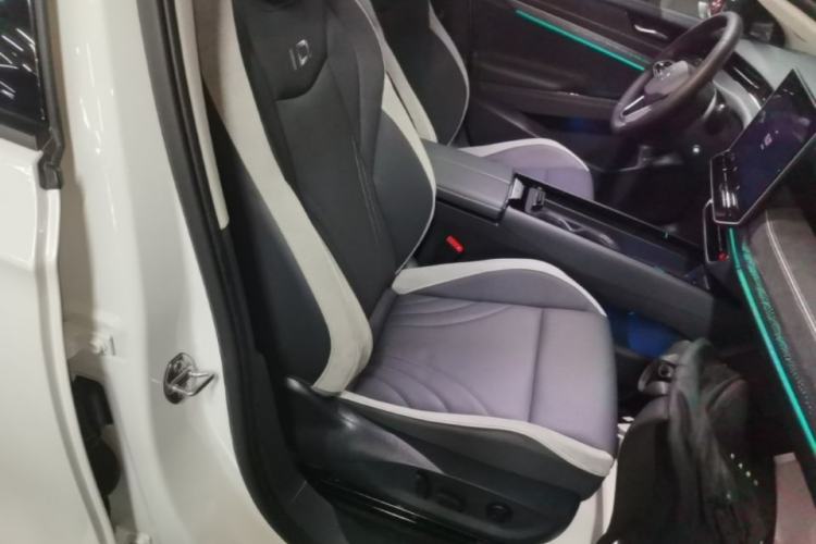 Used Volkswagen ID.7 VIZZION 2024 PRO Model Right Front Seat
