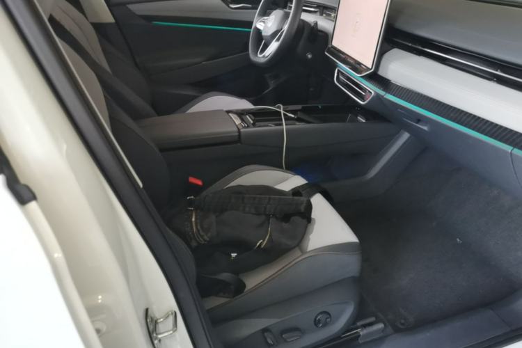 Used Volkswagen ID.7 VIZZION 2024 AIR model Right Front Seat