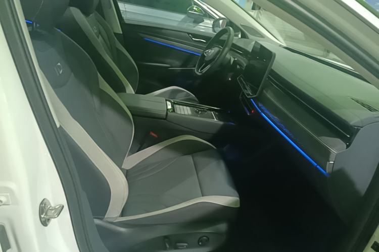 Used Volkswagen ID.7 VIZZION 2024 PRO Model Right Front Seat