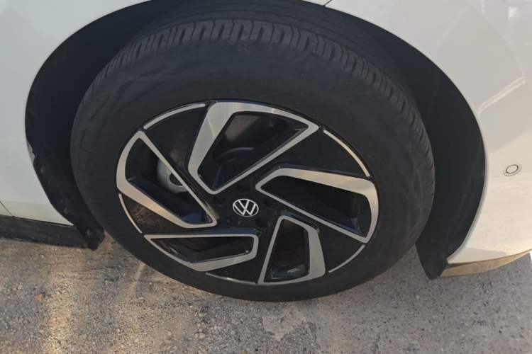 Used Volkswagen ID.7 VIZZION 2024 PRO Model Right Front Wheel Hub