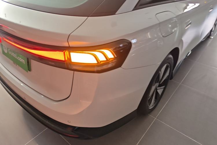 Used Volkswagen ID.7 VIZZION 2024 AIR model Right Rear Taillight