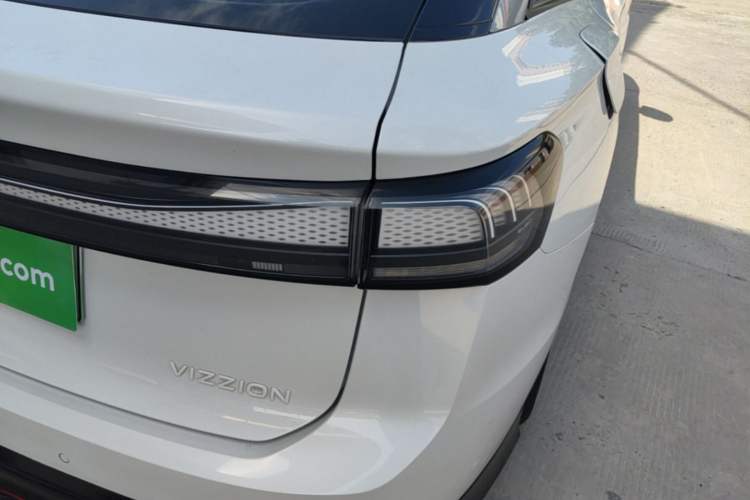Used Volkswagen ID.7 VIZZION 2024 First Edition Right Rear Taillight