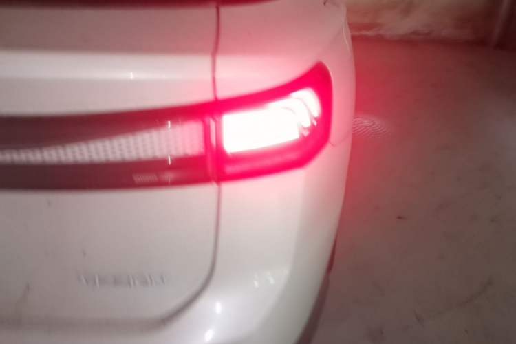 Used Volkswagen ID.7 VIZZION 2024 First Edition Right Rear Taillight