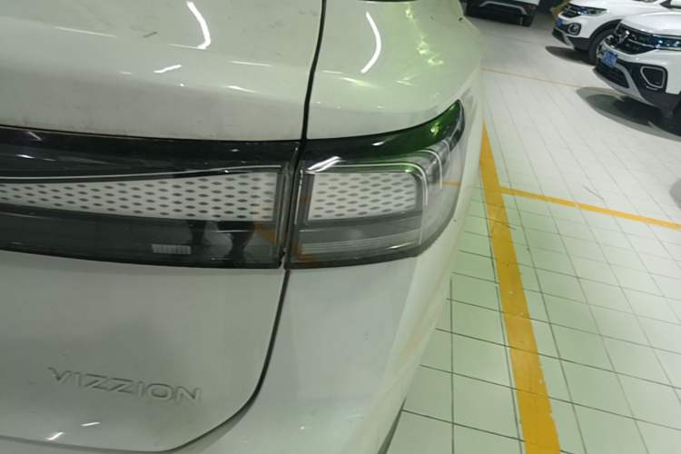 Used Volkswagen ID.7 VIZZION 2024 PRO Model Right Rear Taillight