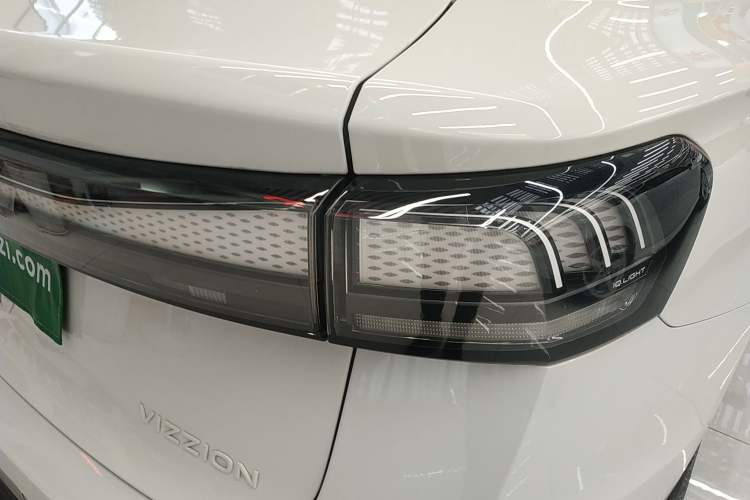 Used Volkswagen ID.7 VIZZION 2024 AIR model Right Rear Taillight
