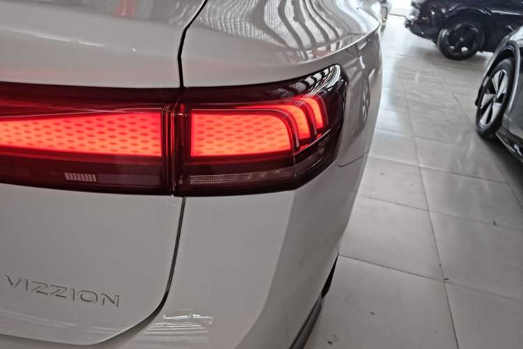 Used Volkswagen ID.7 VIZZION 2024 AIR model Right Rear Taillight