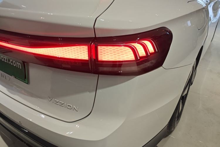 Used Volkswagen ID.7 VIZZION 2024 AIR model Right Rear Taillight