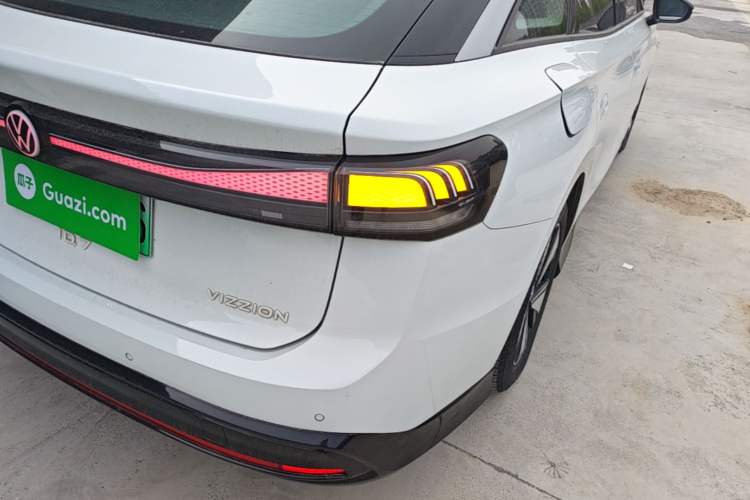Used Volkswagen ID.7 VIZZION 2024 AIR model Right Rear Taillight