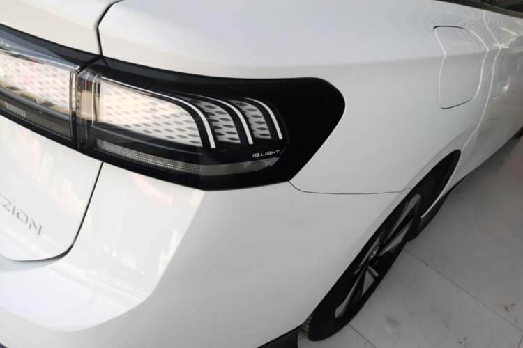 Used Volkswagen ID.7 VIZZION 2024 AIR model Right Rear Taillight