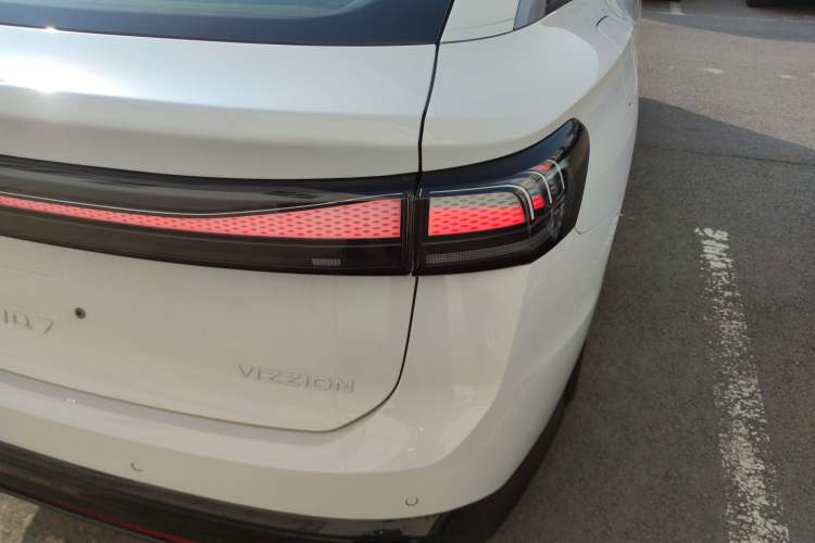 Used Volkswagen ID.7 VIZZION 2024 AIR model Right Rear Taillight