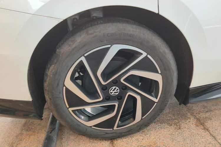 Used Volkswagen ID.7 VIZZION 2024 PRO Model Right Rear Wheel Hub