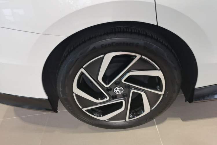 Used Volkswagen ID.7 VIZZION 2024 PRO Model Right Rear Wheel Hub