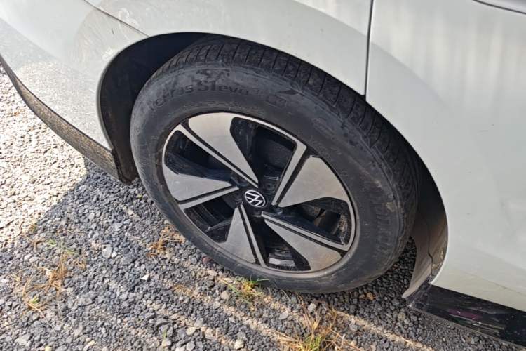 Used Volkswagen ID.7 VIZZION 2024 AIR model Right Rear Wheel Hub