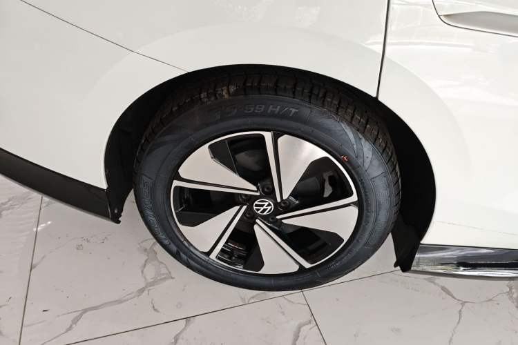 Used Volkswagen ID.7 VIZZION 2024 AIR model Right Rear Wheel Hub