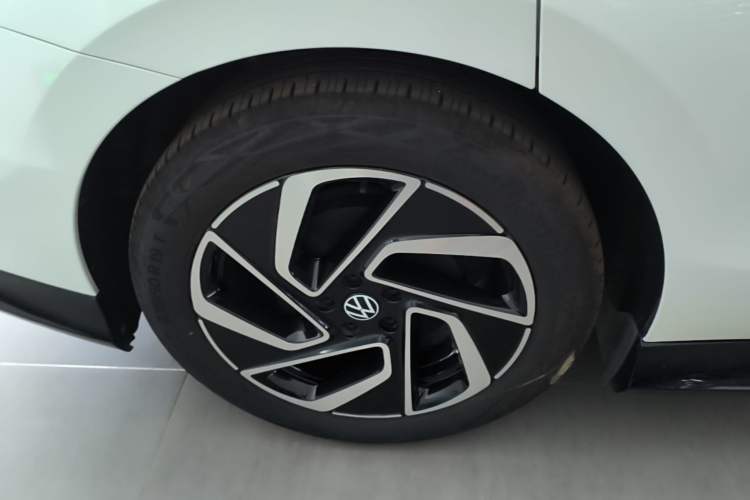 Used Volkswagen ID.7 VIZZION 2024 PRO Model Right Rear Wheel Hub