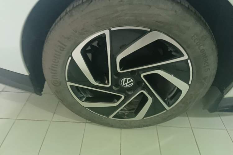 Used Volkswagen ID.7 VIZZION 2024 PRO Model Right Rear Wheel Hub
