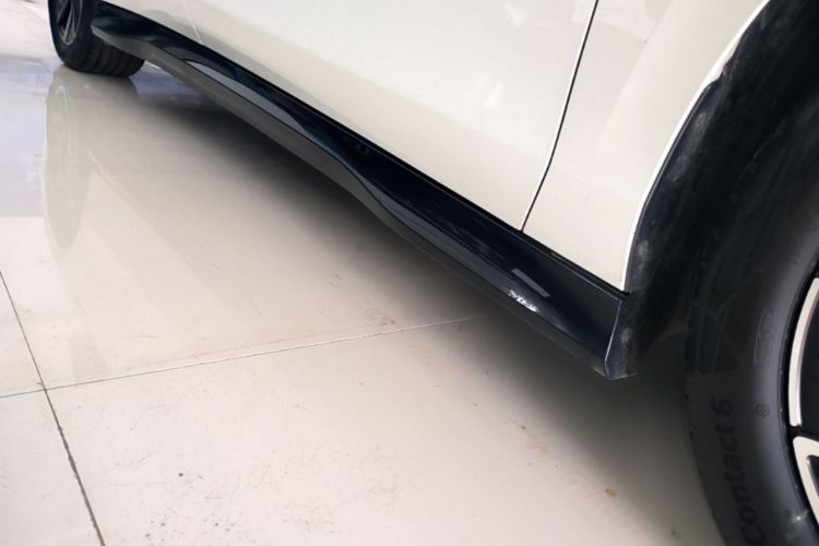 Used Volkswagen ID.7 VIZZION 2024 PRO Model Right Side Sill