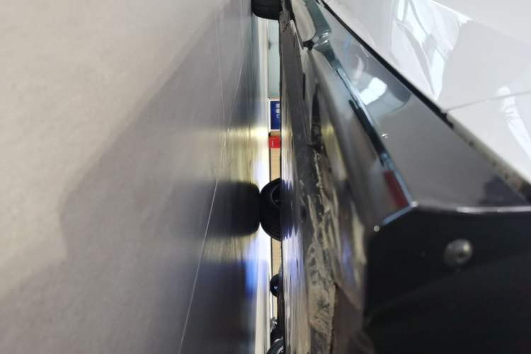 Used Volkswagen ID.7 VIZZION 2024 PRO Model Right Side Sill