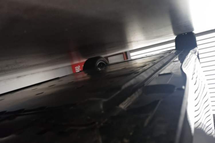 Used Volkswagen ID.7 VIZZION 2024 AIR model Right Side Sill