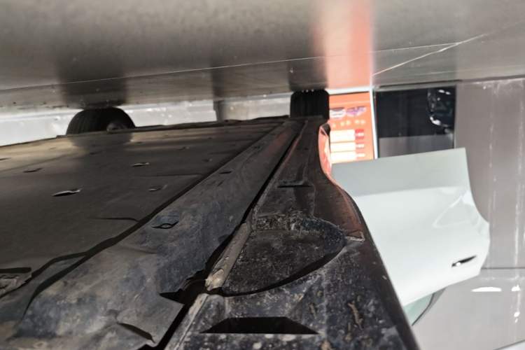 Used Volkswagen ID.7 VIZZION 2024 AIR model Right Side Sill