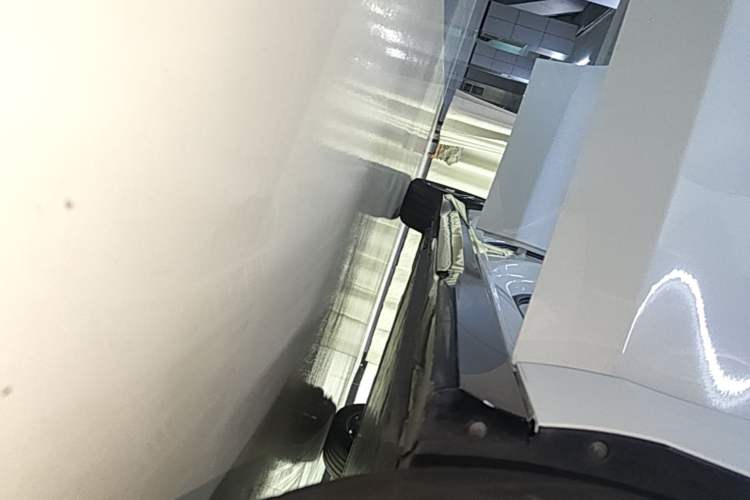 Used Volkswagen ID.7 VIZZION 2024 First Edition Right Side Sill