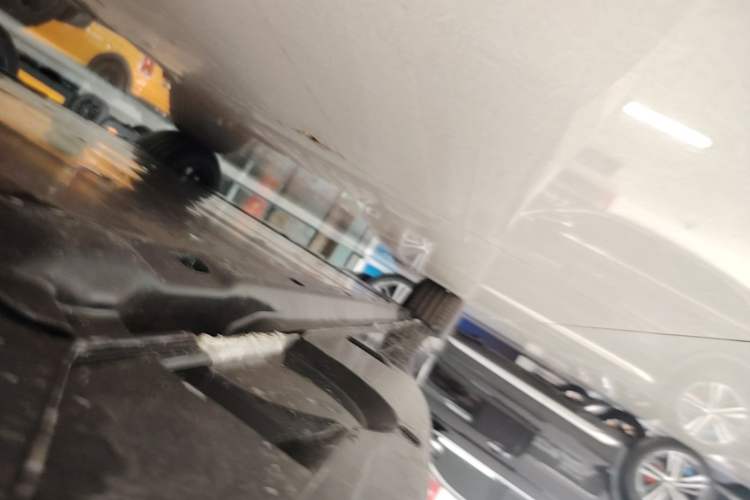 Used Volkswagen ID.7 VIZZION 2024 AIR model Right Side Sill