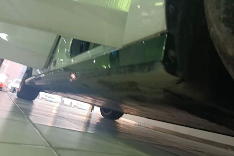 Used Volkswagen ID.7 VIZZION 2024 PRIME Right Side Sill