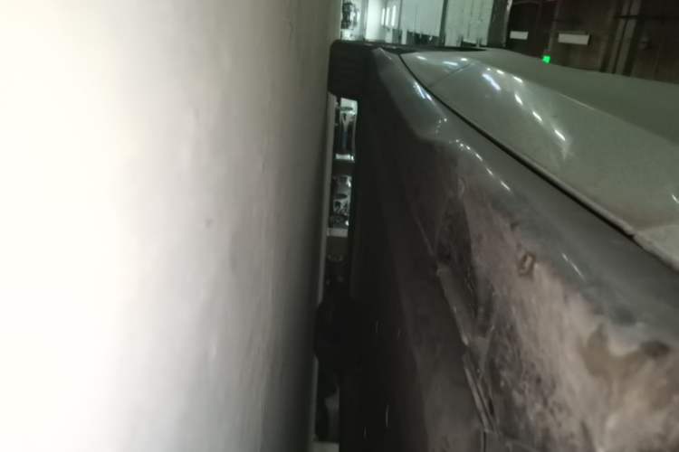 Used Volkswagen ID.7 VIZZION 2024 First Edition Right Side Sill