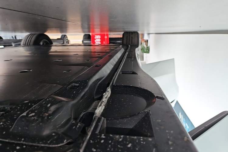 Used Volkswagen ID.7 VIZZION 2024 AIR model Right Side Sill