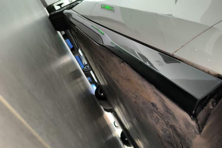 Used Volkswagen ID.7 VIZZION 2024 PRO Model Right Side Sill
