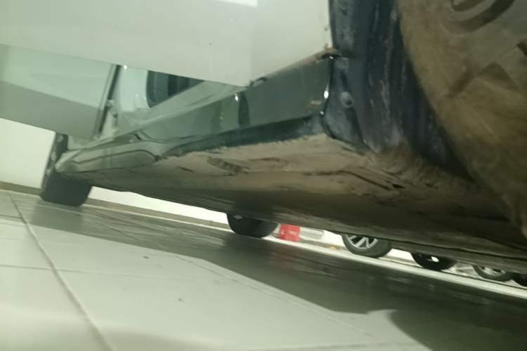 Used Volkswagen ID.7 VIZZION 2024 PRO Model Right Side Sill