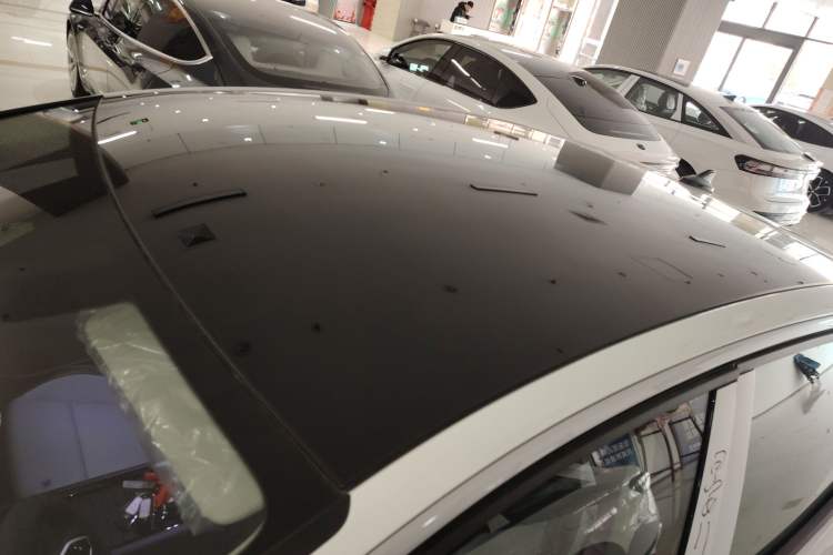 Used Volkswagen ID.7 VIZZION 2024 AIR model Roof