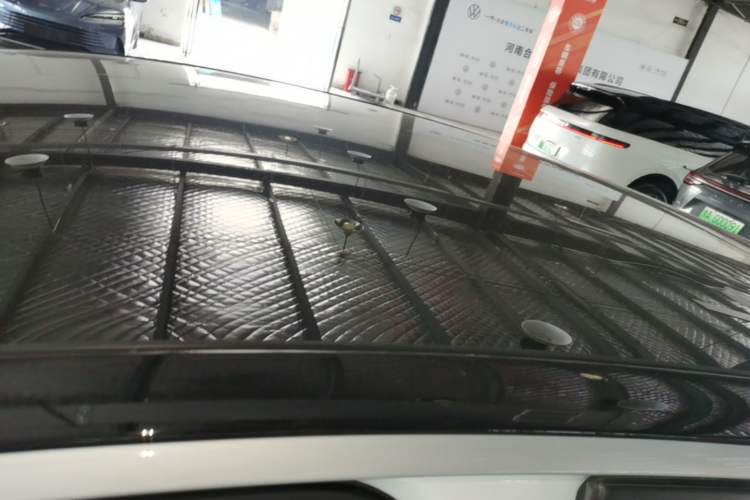 Used Volkswagen ID.7 VIZZION 2024 AIR model Roof