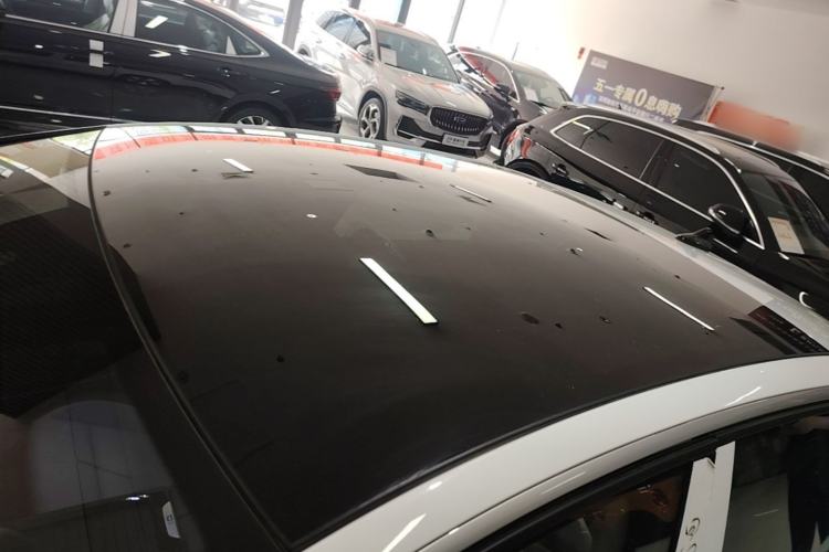 Used Volkswagen ID.7 VIZZION 2024 AIR model Roof