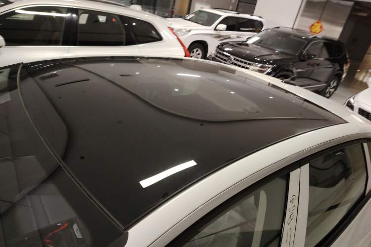 Used Volkswagen ID.7 VIZZION 2024 AIR model Roof