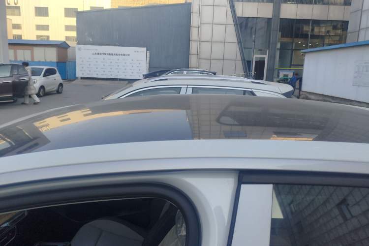 Used Volkswagen ID.7 VIZZION 2024 AIR model Roof