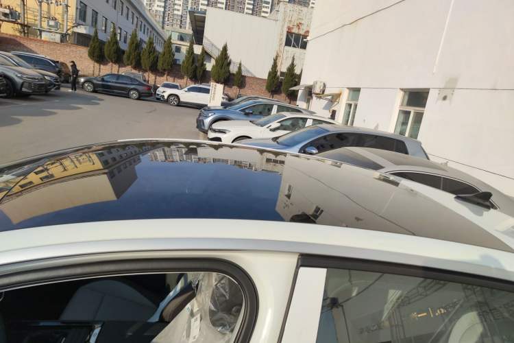 Used Volkswagen ID.7 VIZZION 2024 AIR model Roof