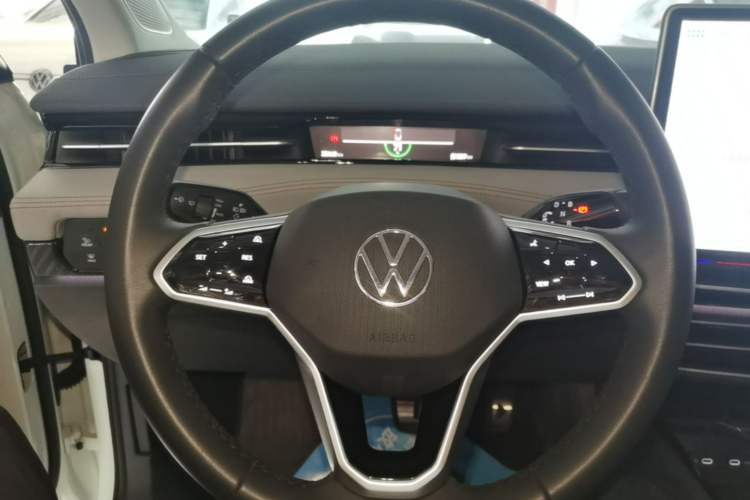 Used Volkswagen ID.7 VIZZION 2024 AIR model Steering Wheel