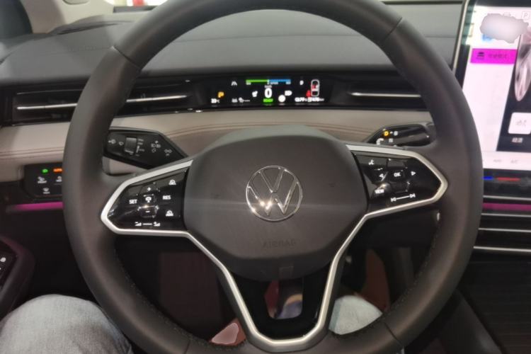 Used Volkswagen ID.7 VIZZION 2024 AIR model Steering Wheel