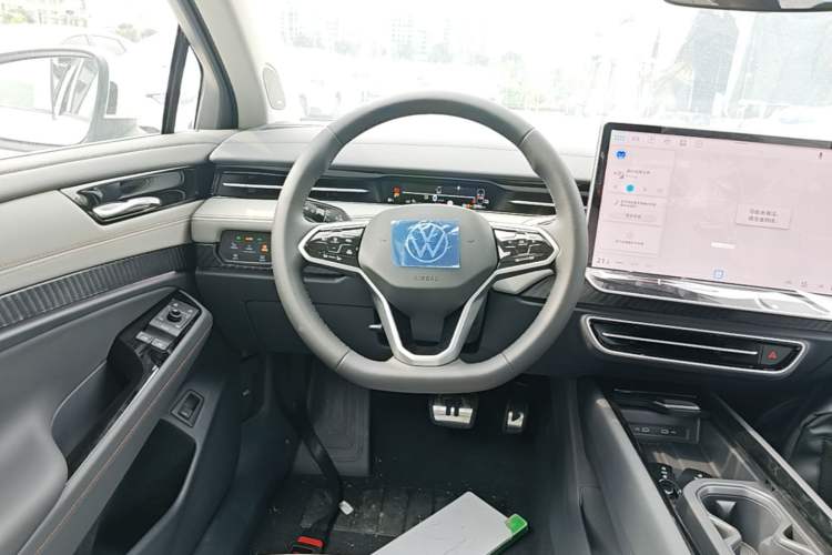 Used Volkswagen ID.7 VIZZION 2024 AIR model Steering Wheel