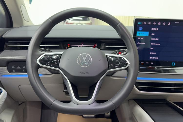 Used Volkswagen ID.7 VIZZION 2024 First Edition Steering Wheel