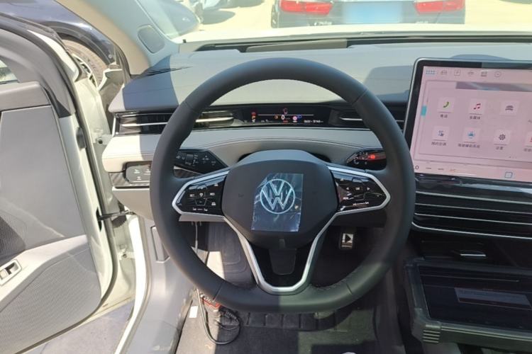 Used Volkswagen ID.7 VIZZION 2024 AIR model Steering Wheel