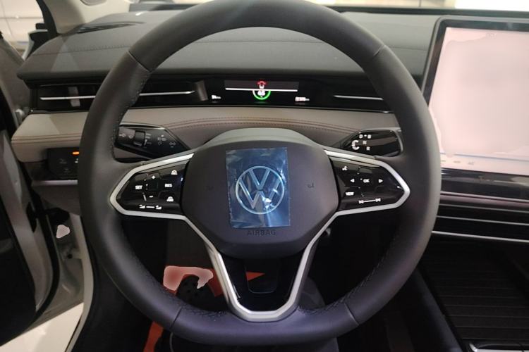 Used Volkswagen ID.7 VIZZION 2024 AIR model Steering Wheel