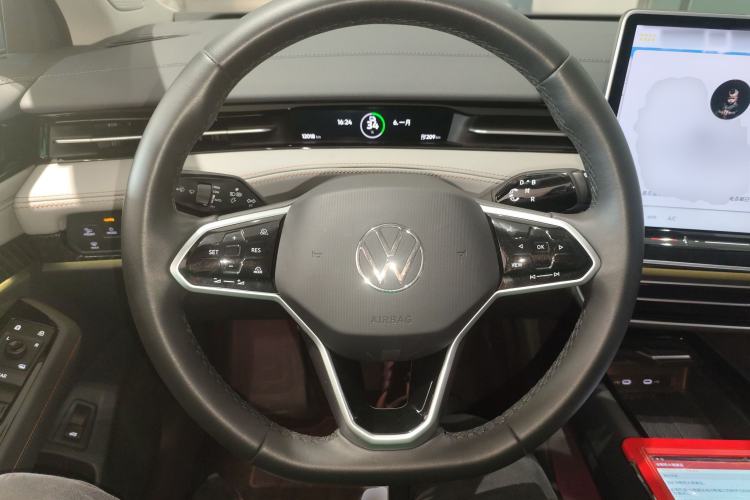 Used Volkswagen ID.7 VIZZION 2024 AIR model Steering Wheel