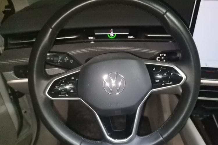 Used Volkswagen ID.7 VIZZION 2024 First Edition Steering Wheel
