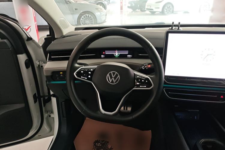 Used Volkswagen ID.7 VIZZION 2024 AIR model Steering Wheel