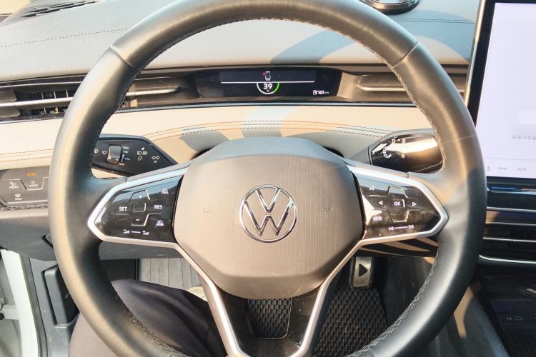 Used Volkswagen ID.7 VIZZION 2024 AIR model Steering Wheel