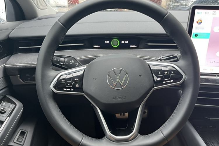 Used Volkswagen ID.7 VIZZION 2024 First Edition Steering Wheel