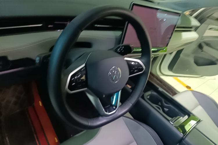 Used Volkswagen ID.7 VIZZION 2024 AIR model Steering Wheel