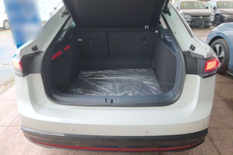 Used Volkswagen ID.7 VIZZION 2024 PRO Model Trunk